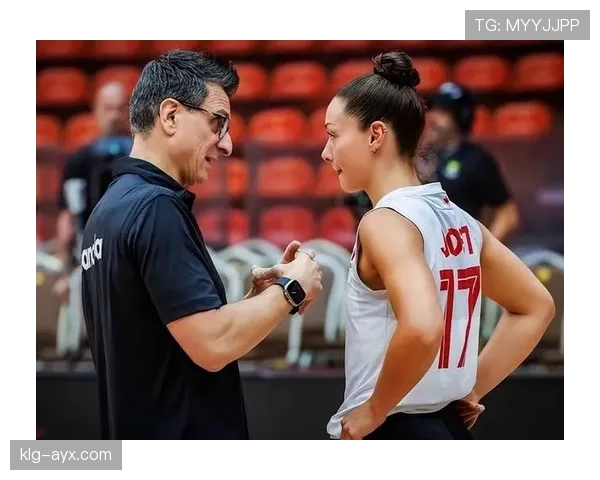 拉波尔特攻防俱佳助球队取胜，稳健防守与关键进攻成制胜关键