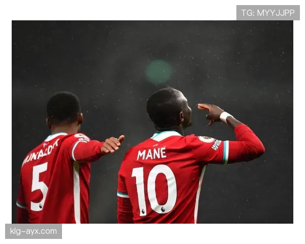 塔普索巴本赛季防守表现与后防领袖作用分析 塔普索巴本赛季防守表现与后防领袖作用分析