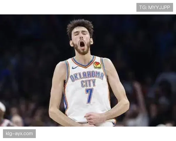 切特·霍姆格伦挡拆制造错位，提升内线得分效率显著