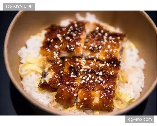 余依婷训练完直接拎爱马仕去吃人均三千的日料？